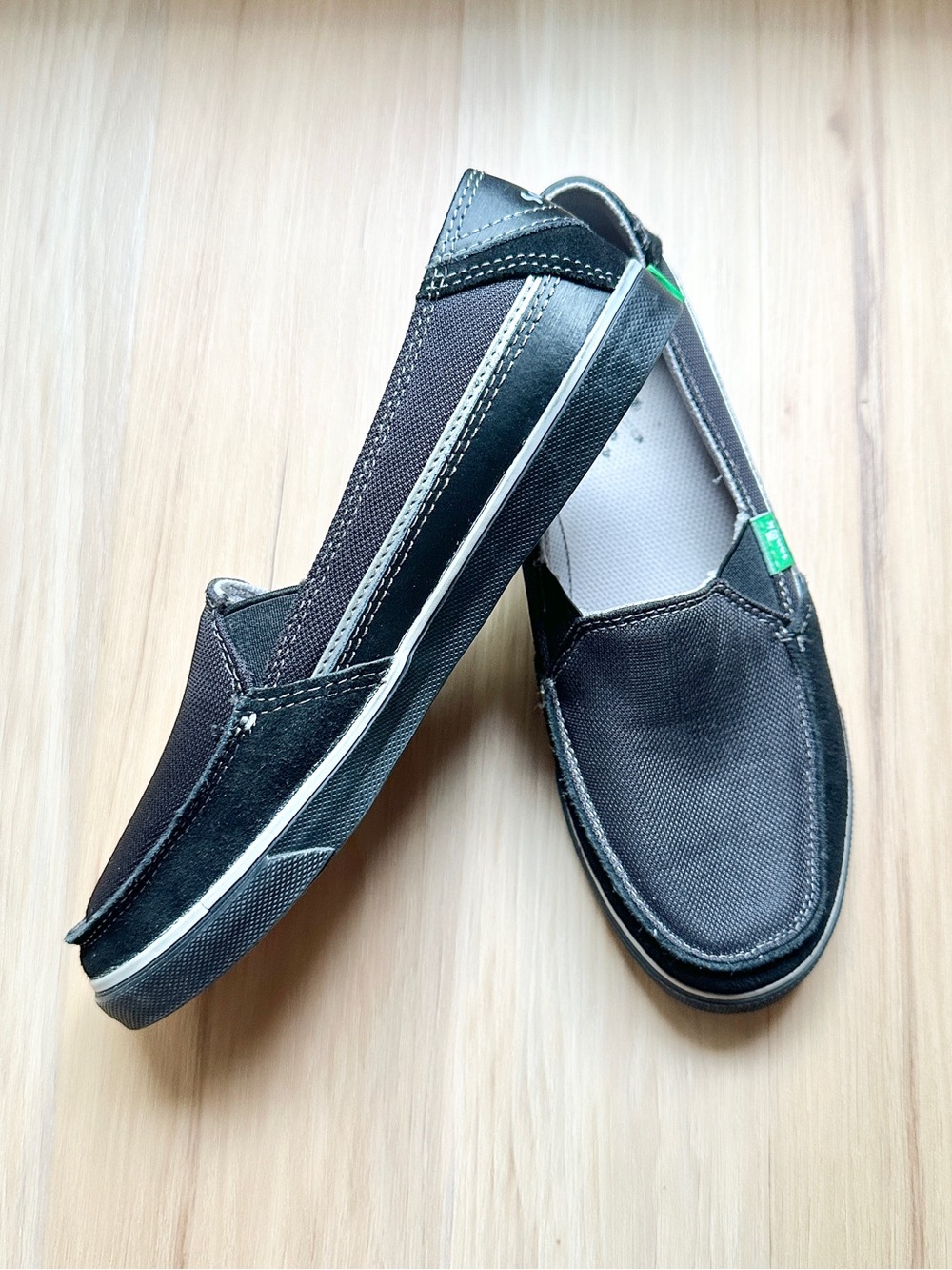 Sanuk Women’s 6 Black Slip On “The Streaker” Lightweight Flexible Comfort Flats